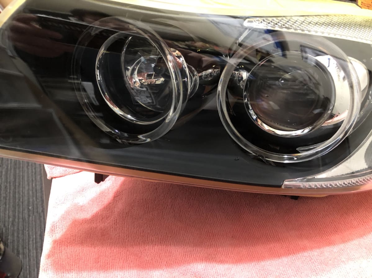 BMW E90ヘッドライトレンズ交換